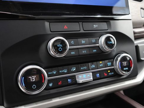 Used 2023 Ford Expedition Max Limited image 56