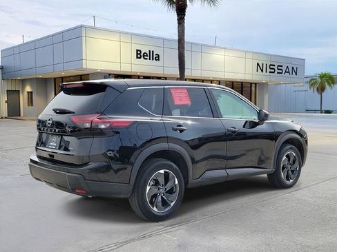 Used 2025 Nissan Rogue SV AWD/4WD image 6