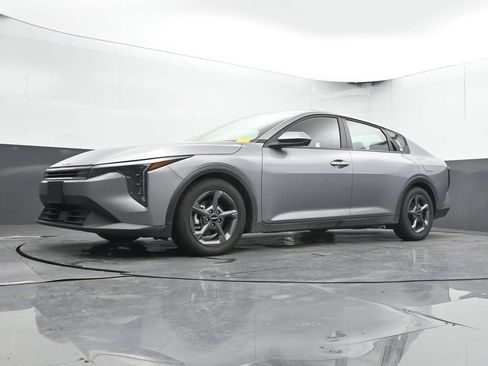 Used 2025 Kia K4 FWD image 39