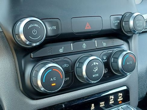 Used 2020 RAM 1500 Big Horn AWD/4WD image 20