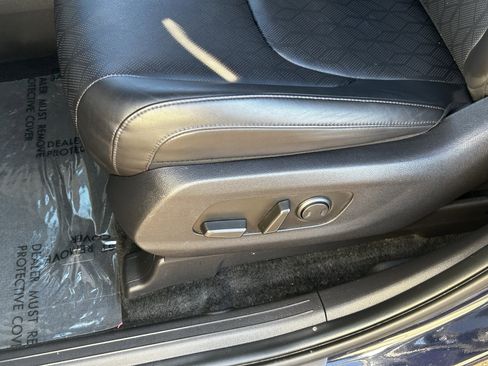 Used 2024 Kia Carnival LX image 20