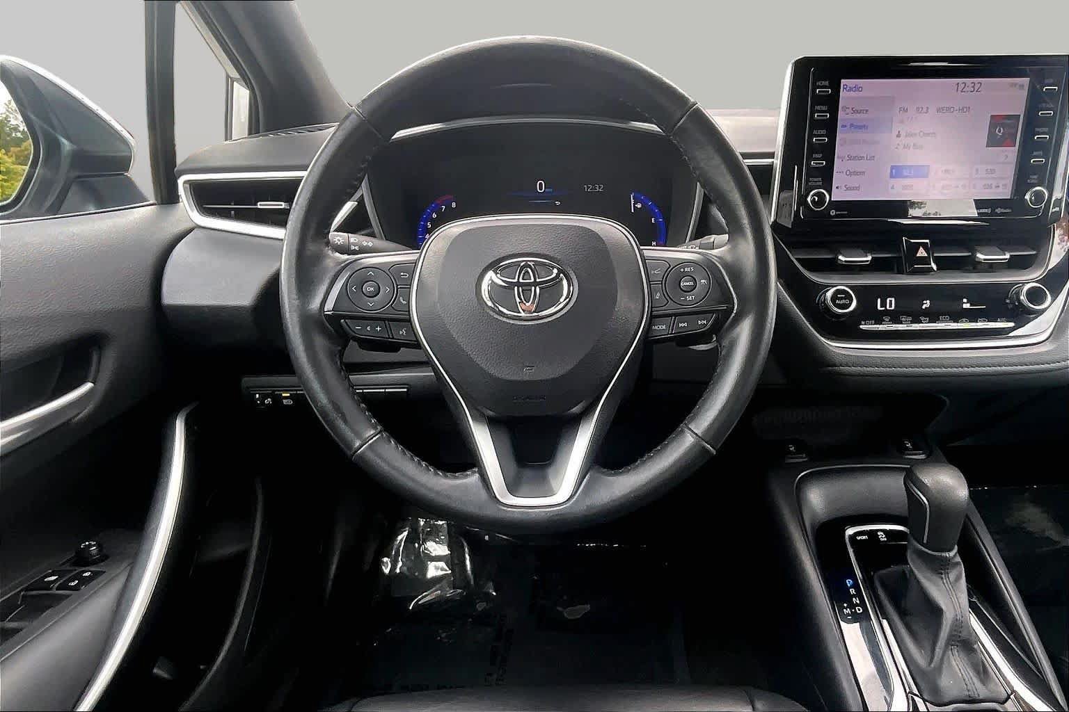 Used 2022 Toyota Corolla XSE FWD image 6
