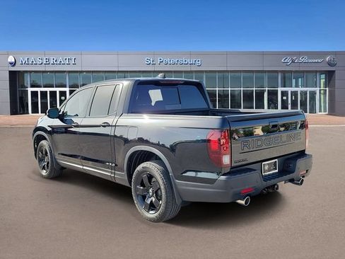 Used 2025 Honda Ridgeline Black Edition image 3