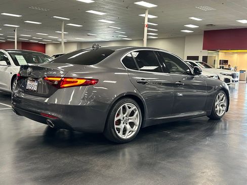 Used 2018 Alfa Romeo Giulia Ti w/ TI Leather Package RWD image 7