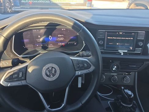 Used 2022 Volkswagen Jetta Sport image 5