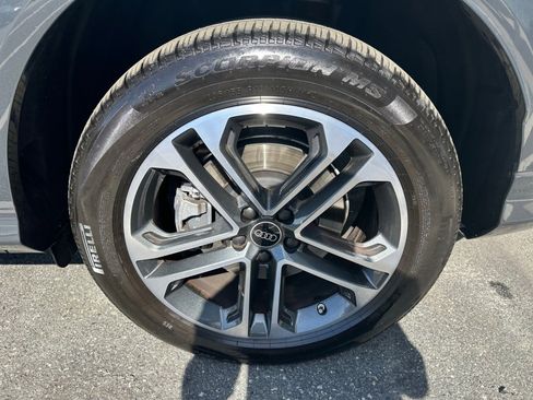 Certified 2025 Audi Q5 Premium w/ Convenience Package image 26