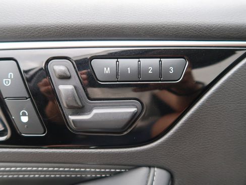 Used 2017 INFINITI QX30 image 20