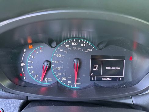 Used 2020 Chevrolet Trax LT AWD/4WD image 16