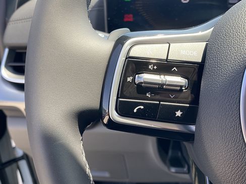 New 2026 Kia Carnival LXS FWD image 14