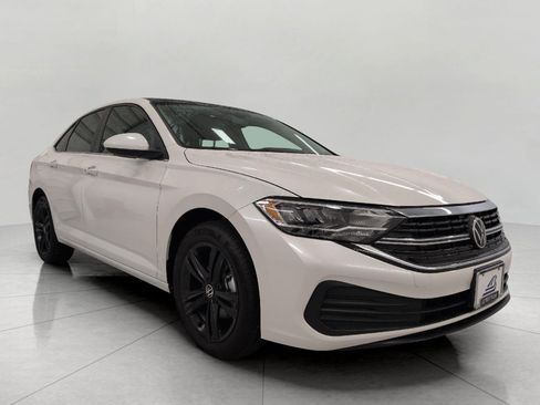 Used 2023 Volkswagen Jetta SE FWD image 1