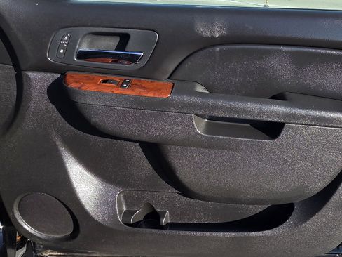 Used 2010 GMC Yukon SLT image 19