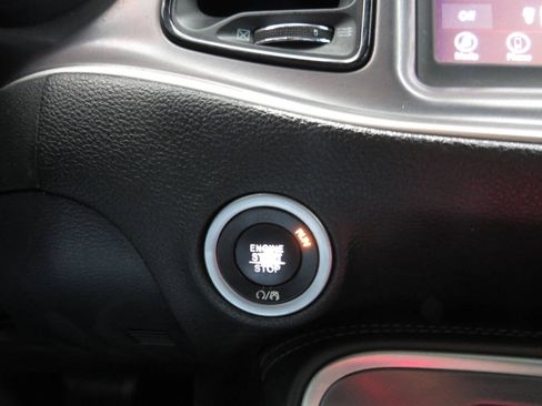 Used 2019 Dodge Challenger R/T w/ Driver Convenience Group RWD image 19