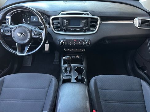 Used 2016 Kia Sorento AWD w/ LX Convenience Package image 13