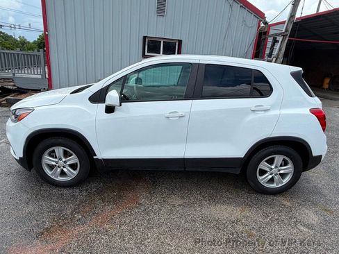 Used 2020 Chevrolet Trax LS w/ Tint and Cruise Package FWD image 8