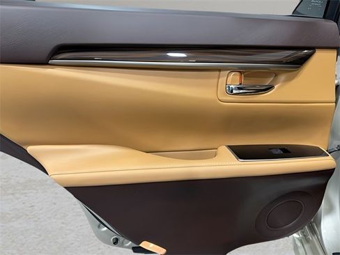 Used 2017 Lexus ES 350 image 29