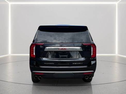 Used 2022 GMC Yukon XL Denali AWD/4WD image 4