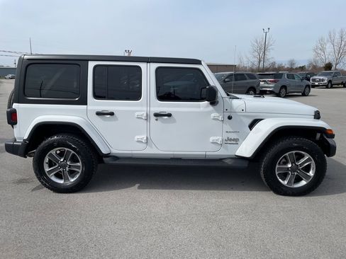Used 2022 Jeep Wrangler Unlimited Sahara image 8