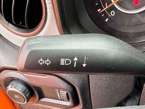 Used 2025 Jeep Wrangler Sport AWD/4WD image 18