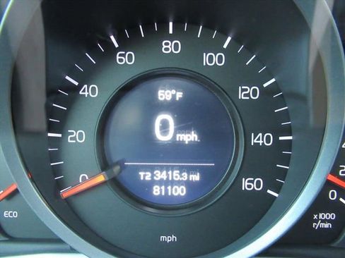 Used 2017 Volvo XC60 T5 Inscription image 26