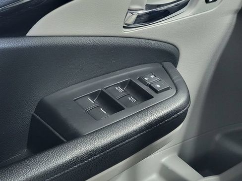 Used 2017 Honda Pilot Touring image 23