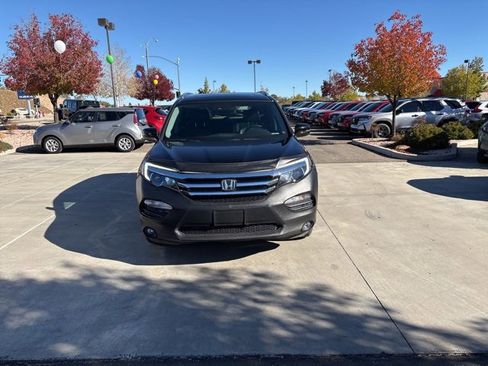 Certified 2018 Honda Pilot Elite image 3