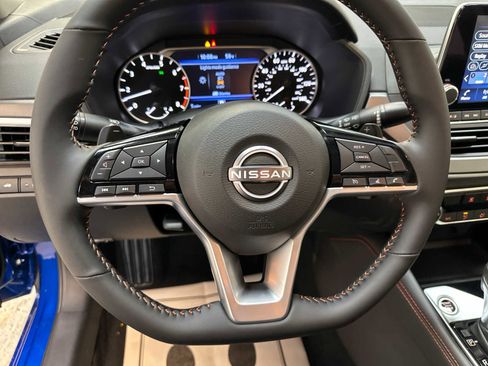 New 2025 Nissan Altima 2.5 SR image 12
