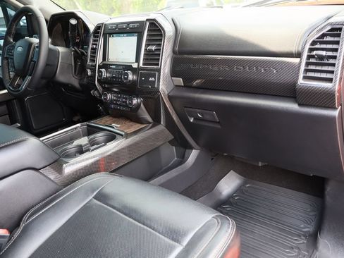 Used 2018 Ford F250 Lariat w/ Lariat Ultimate Package AWD/4WD image 34