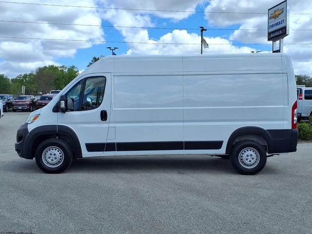 Used 2024 RAM ProMaster 2500 w/ Convenience Group FWD image 3