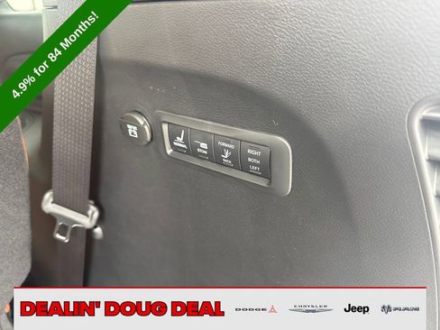 New 2026 Chrysler Pacifica Pinnacle image 28