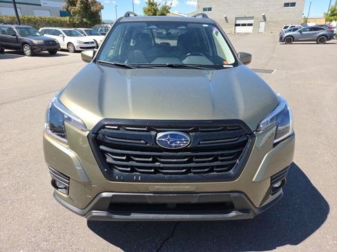 Used 2024 Subaru Forester Premium AWD/4WD image 9