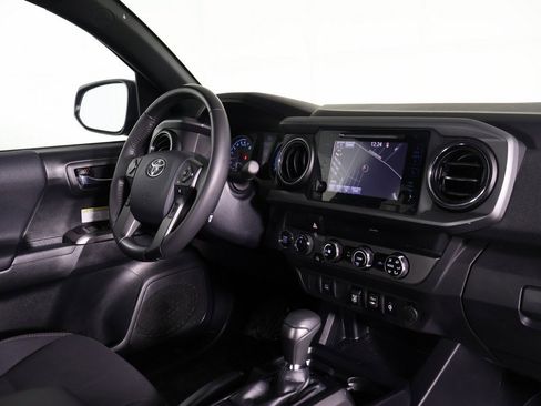 Used 2019 Toyota Tacoma TRD Off-Road image 23