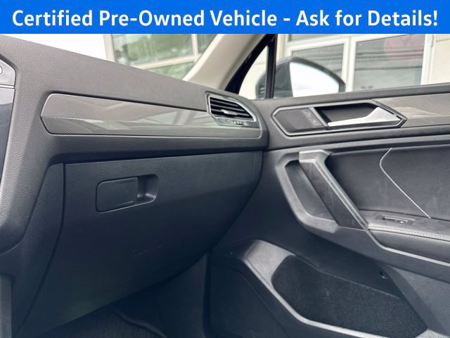 Certified 2024 Volkswagen Tiguan SE w/ Panoramic Sunroof Package AWD/4WD image 16