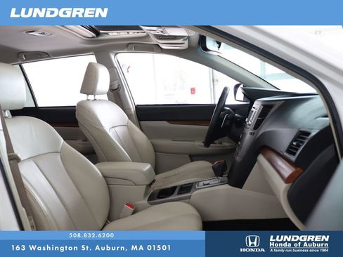 Used 2013 Subaru Outback 2.5i Limited w/ Moonroof Pkg AWD/4WD image 15