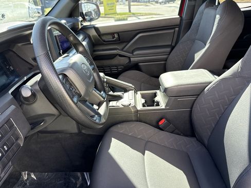 Used 2025 Toyota Tacoma 2WD Double Cab image 16