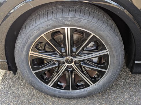 Used 2022 Audi Q4 e-tron Premium Plus image 35