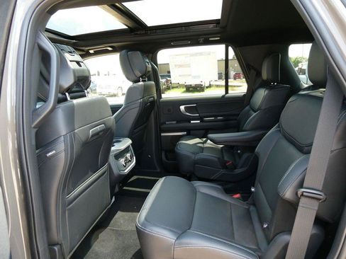 New 2027 Ford Expedition Platinum w/ Stealth Appearance Package AWD/4WD image 13