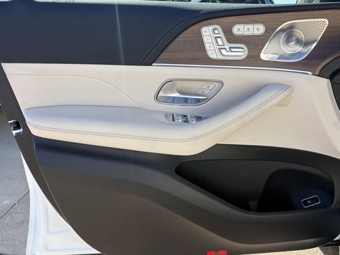 Used 2025 Mercedes-Benz GLE 450 4MATIC Coupe image 16