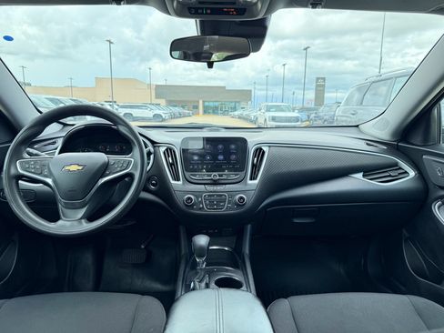 Used 2023 Chevrolet Malibu LT FWD image 17