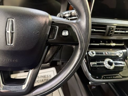 Used 2022 Lincoln Corsair Reserve w/ Equipment Group 201A image 15