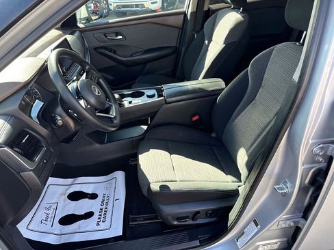 Used 2022 Nissan Rogue SV image 11