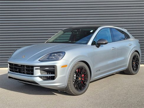 New 2026 Porsche Cayenne GTS image 1