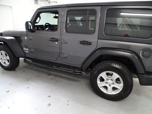 Used 2019 Jeep Wrangler Unlimited Sport S image 16