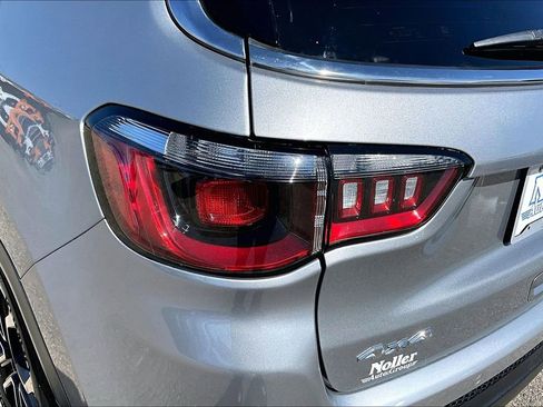 Used 2022 Jeep Compass Limited AWD/4WD image 30