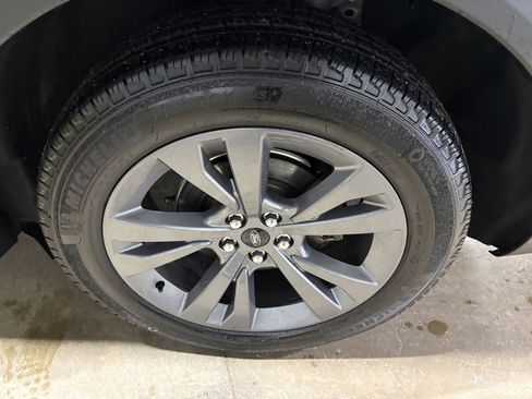 Certified 2022 Ford Explorer XLT w/ Equipment Group 202A image 26