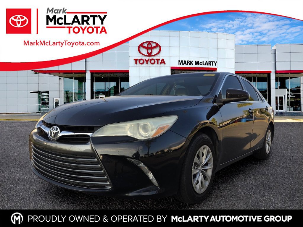 Used 2016 Toyota Camry LE FWD image 1