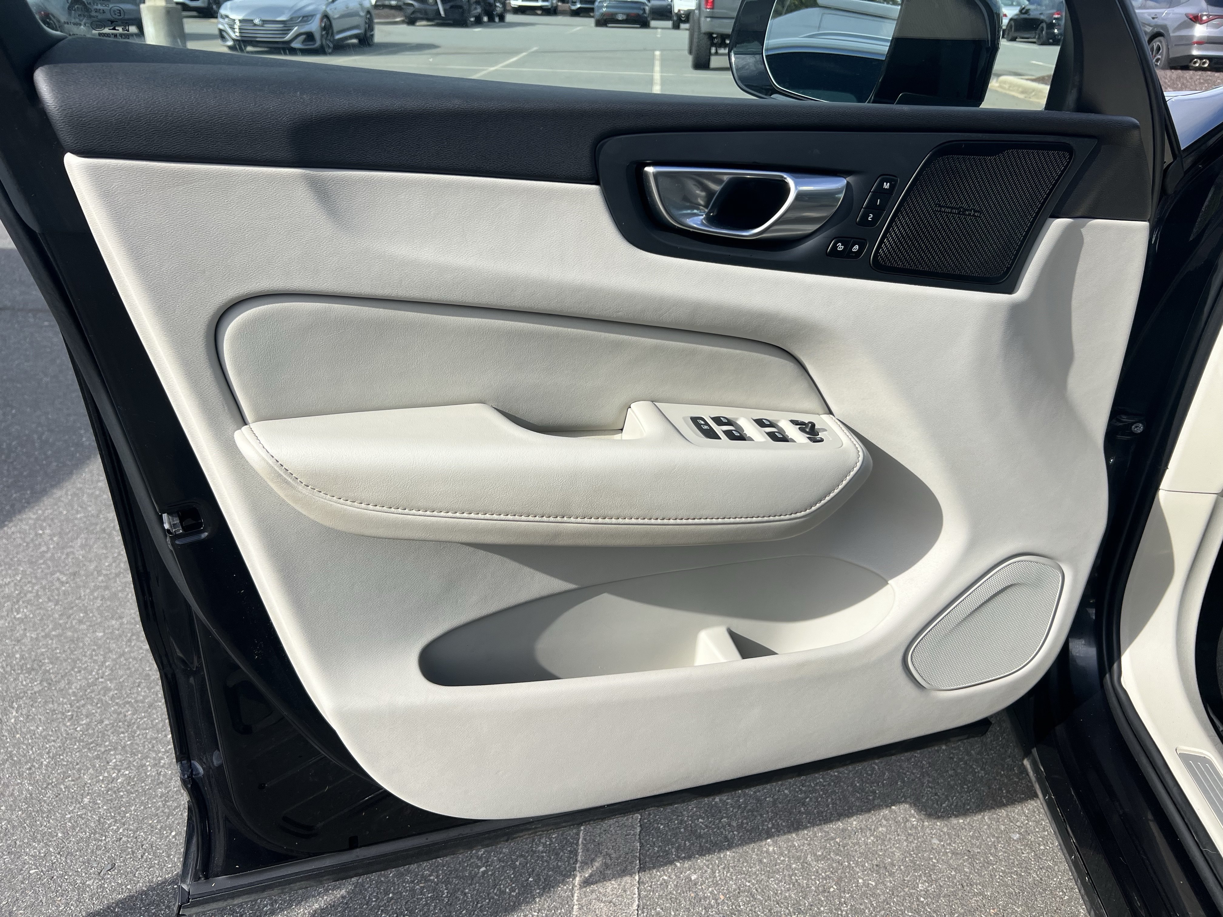 Used 2021 Volvo XC60 T6 Inscription w/ Protection Package Premier AWD/4WD image 14