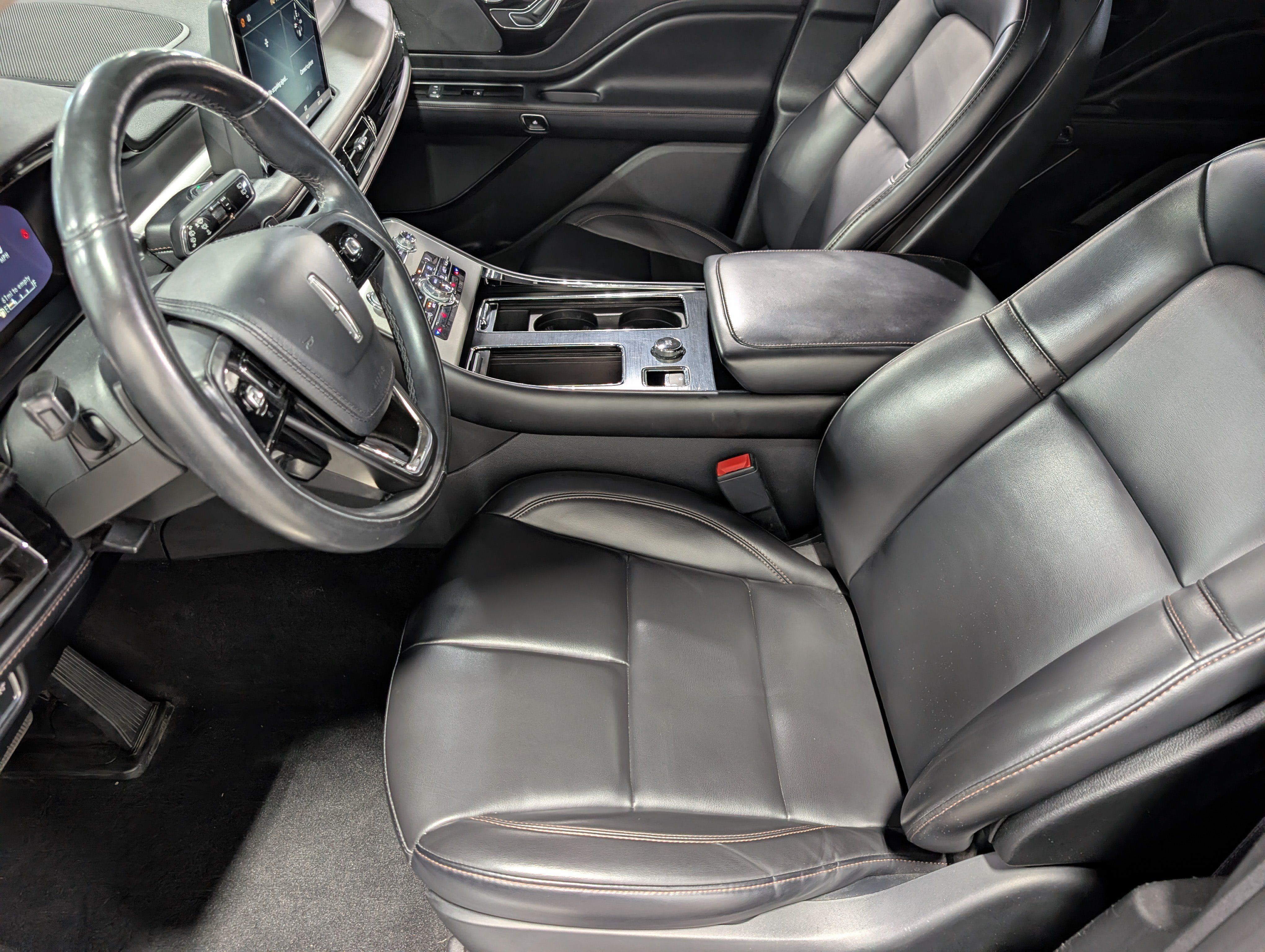 Used 2020 Lincoln Aviator AWD image 10