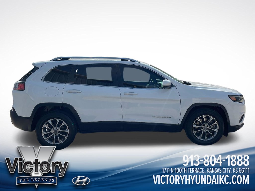 Used 2019 Jeep Cherokee Latitude Plus FWD image 2
