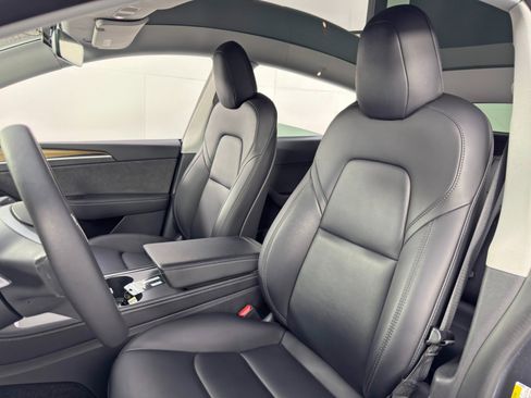 Used 2022 Tesla Model Y Performance image 37