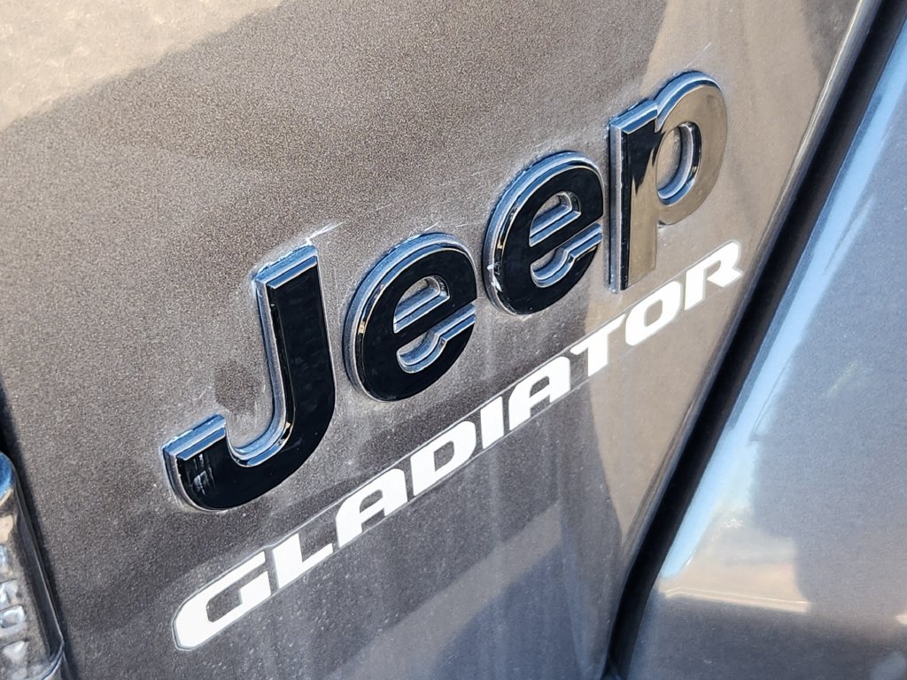 Used 2021 Jeep Gladiator Overland AWD/4WD image 7
